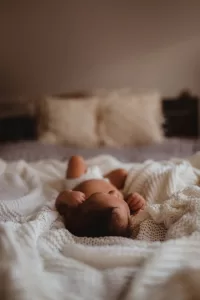 To Swaddle or Not to Swaddle, That is the Question! 5 Great Risks to Newborns which you should NEVER ignore. Research based.